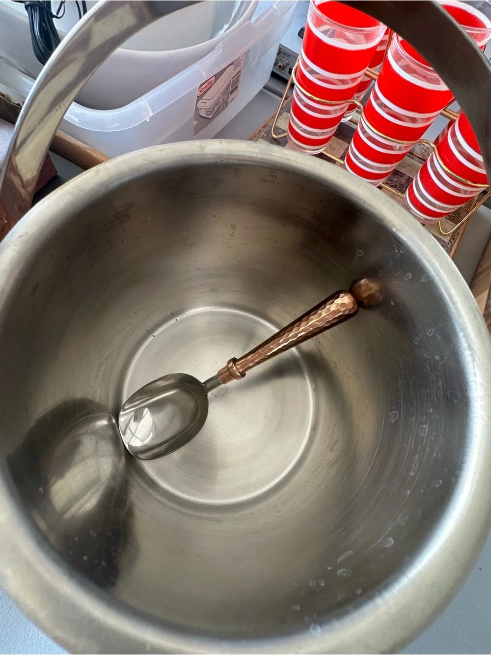 Hammered Stainless Steel Ice Bucket with Lid and Handle - Silver Finish